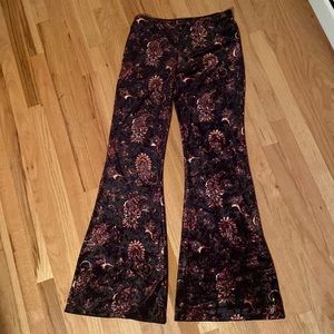 Juniper Blu Paisly Valor pants!